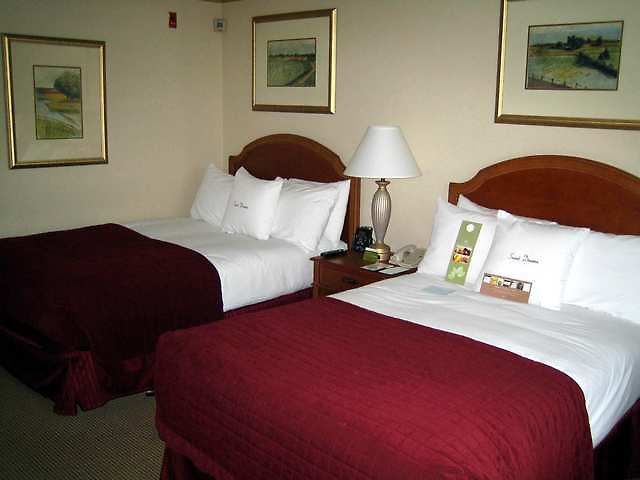 Doubletree By Hilton Uptown 3*