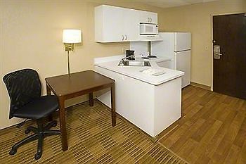 Extended America - - Airport Hotel