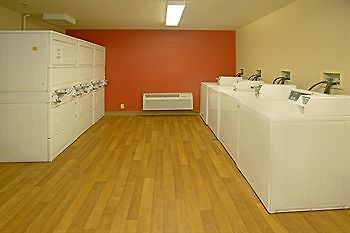 Extended Stay America Select Suites - Charlotte - University Place Hotel 2*