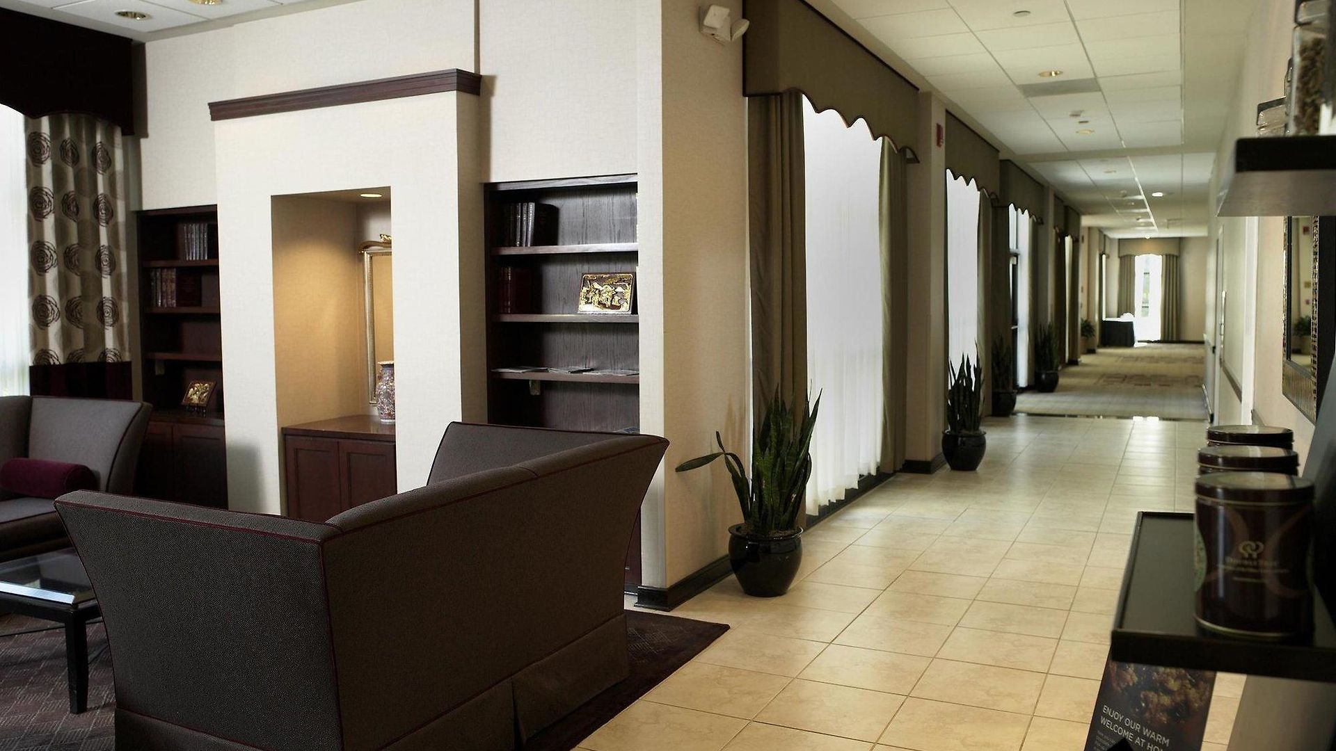 Hotel Doubletree By Hilton Airport 4*