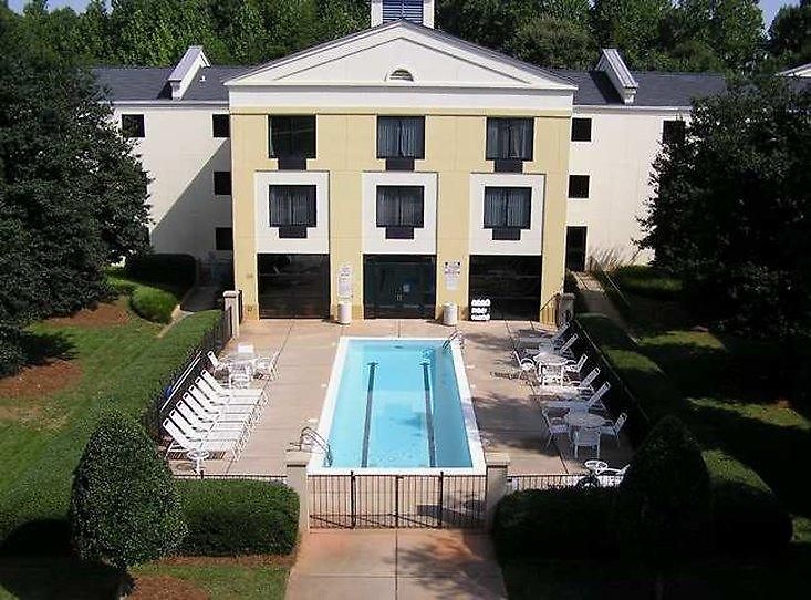 Doubletree By Hilton Airport Hotel 4*