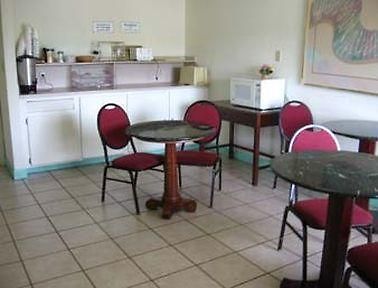 Econo Airport Area Lodge *