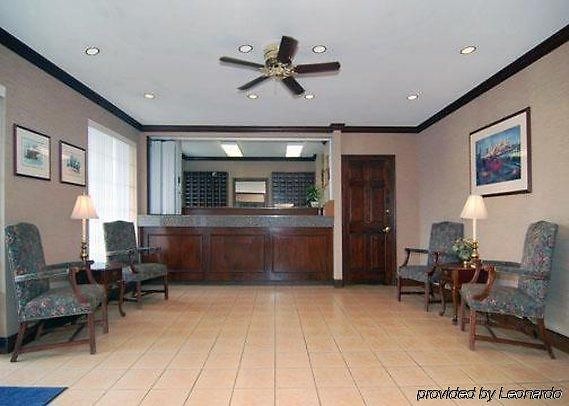 Suburban Near Of North Carolina-charlotte 4*
