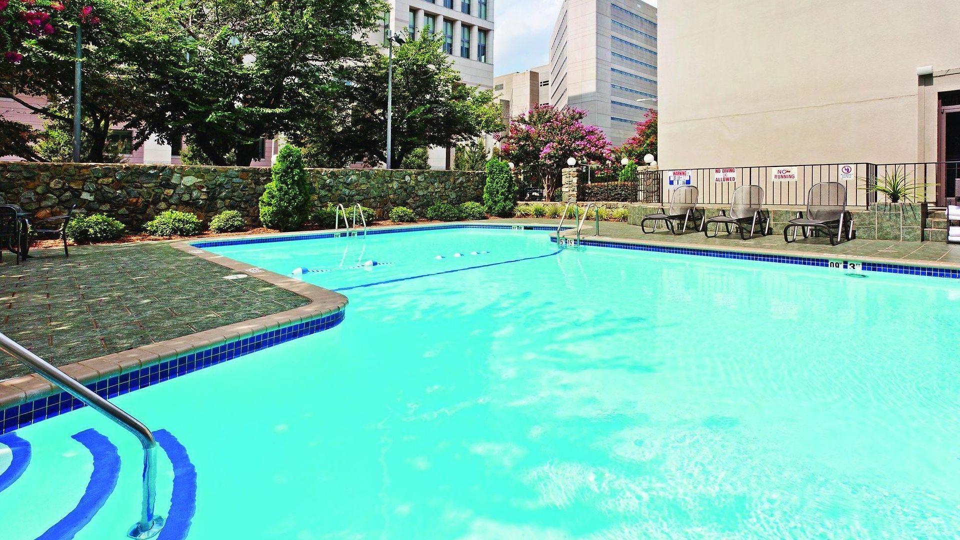 Fairfield & By Marriott Uptown Hotel 3*