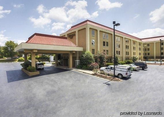 Wyndham Garden Airport Southeast Hotel 3*
