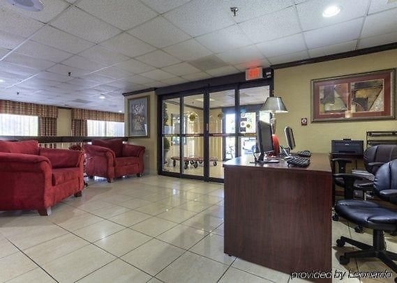 Hotel Wyndham Garden Airport Southeast 3*