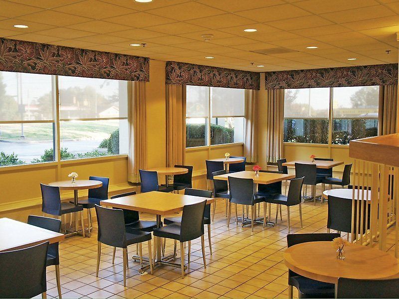 Hotel Spark By Hilton Airport North Charlotte
