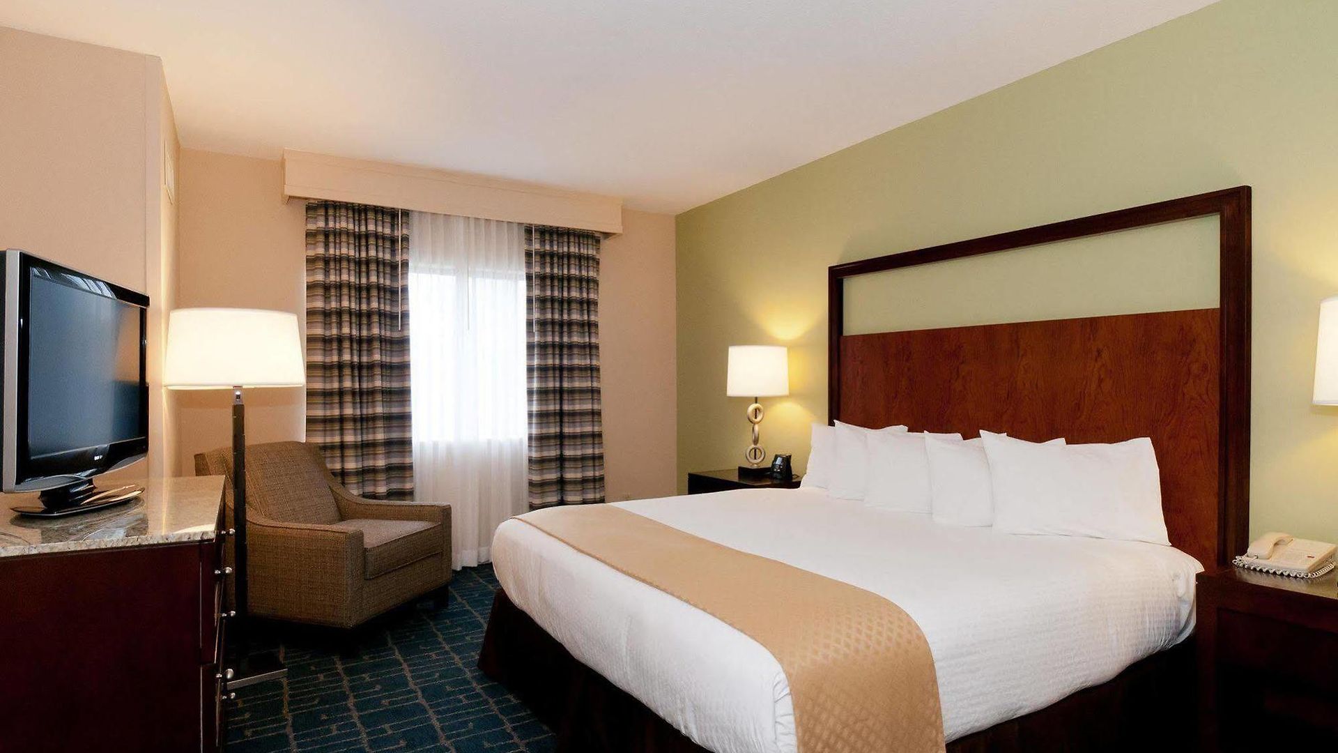 Doubletree By Hilton Charlotte/southpark