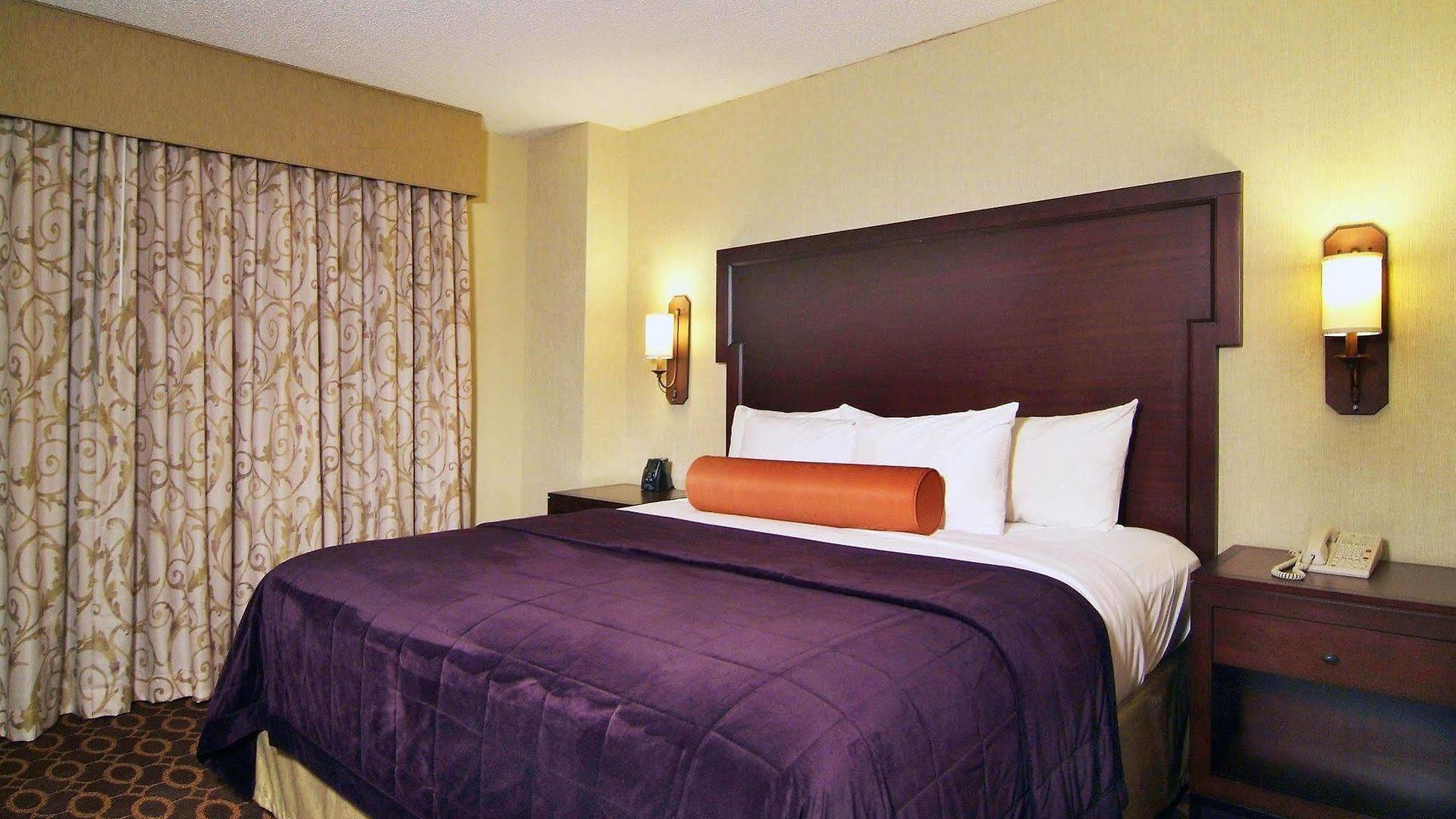 Hotel Embassy