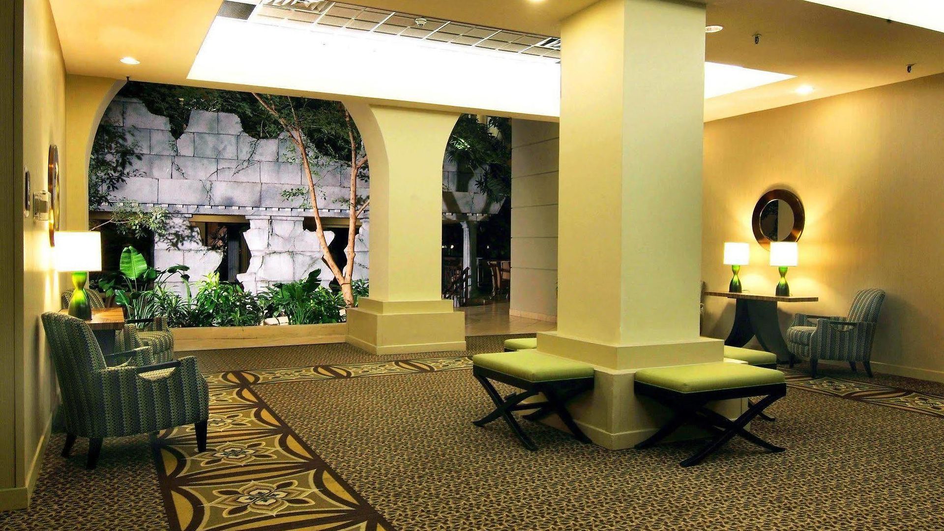 Hotel Embassy