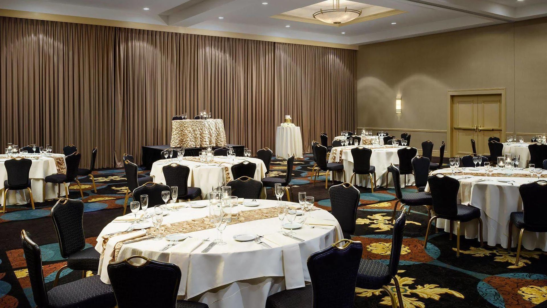 Hilton Place 3*