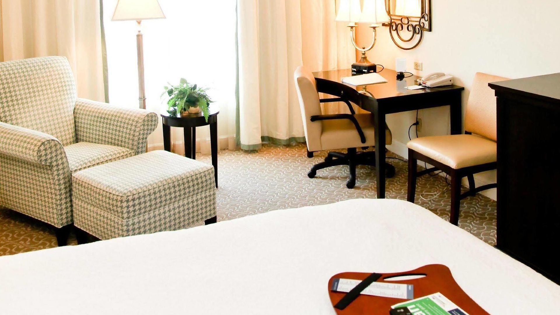Hampton & South Park At Phillips Place Hotel Charlotte