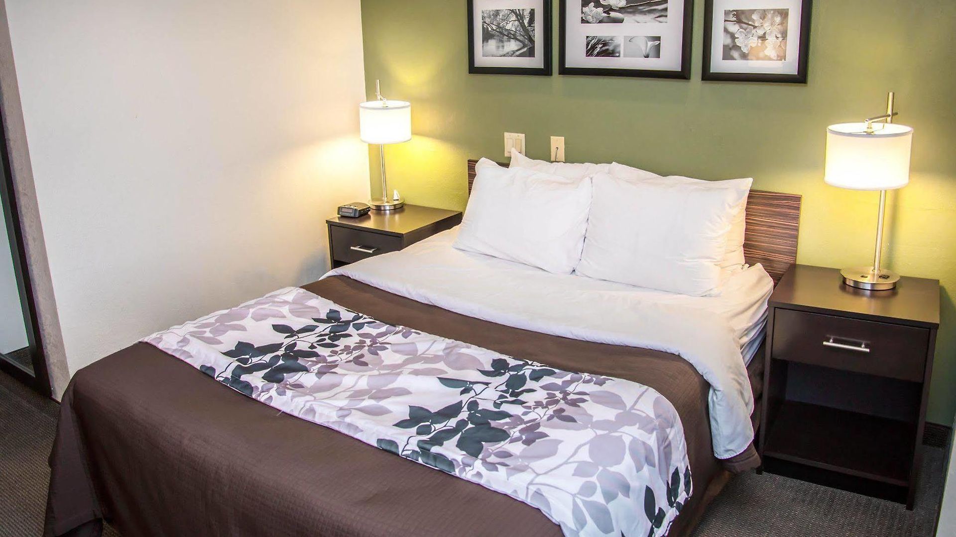 Inn Sleep Place 4*