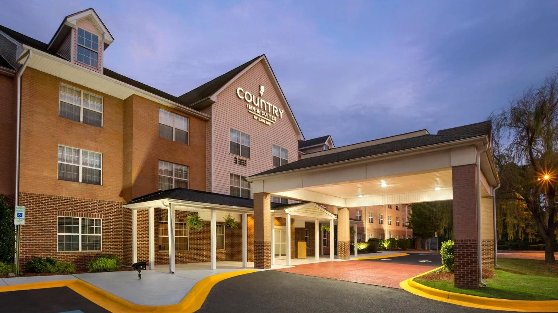 Country & By Radisson, Place, Nc 4*