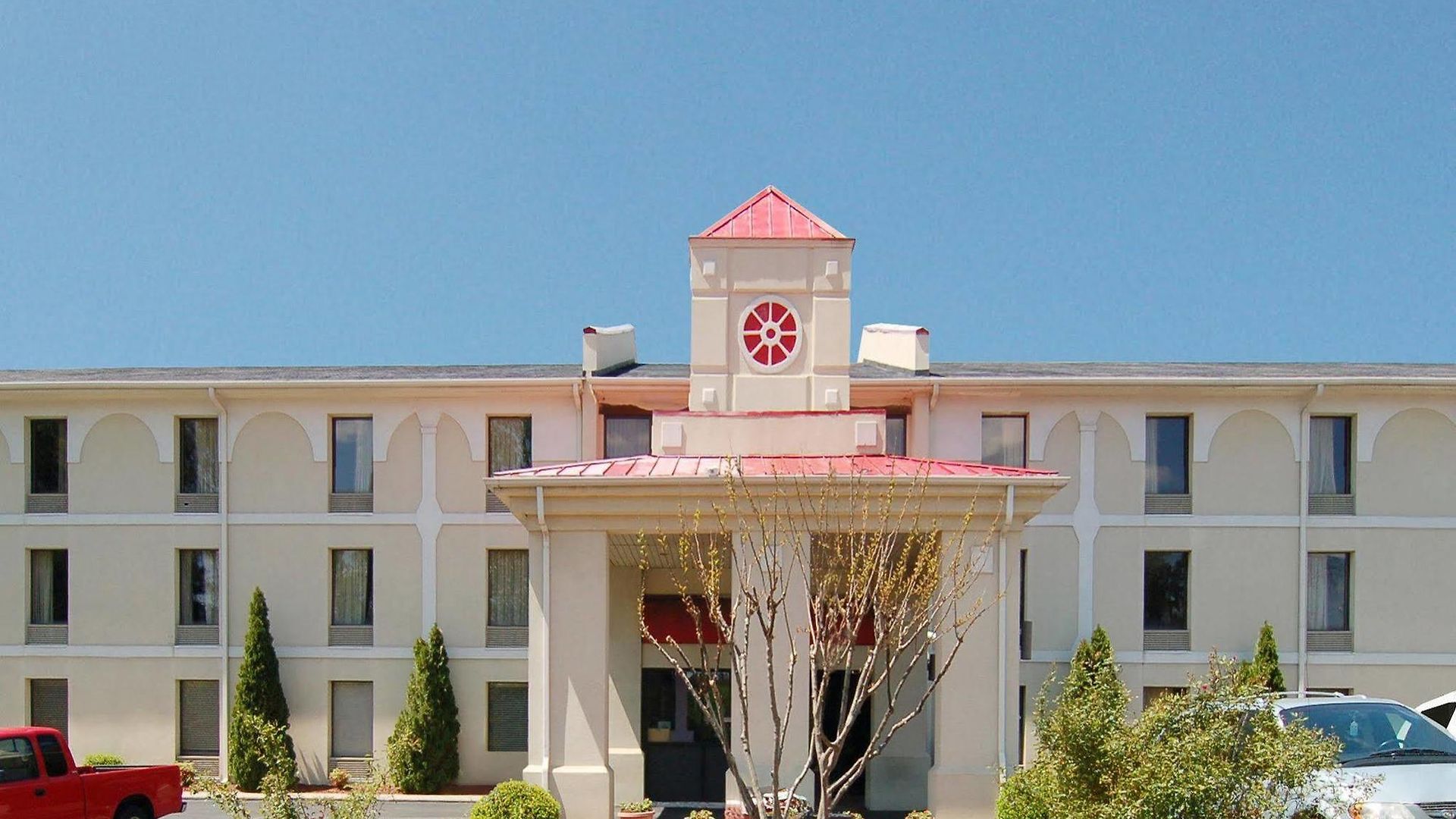 Hotel Quality Airport-near Uptown 2*