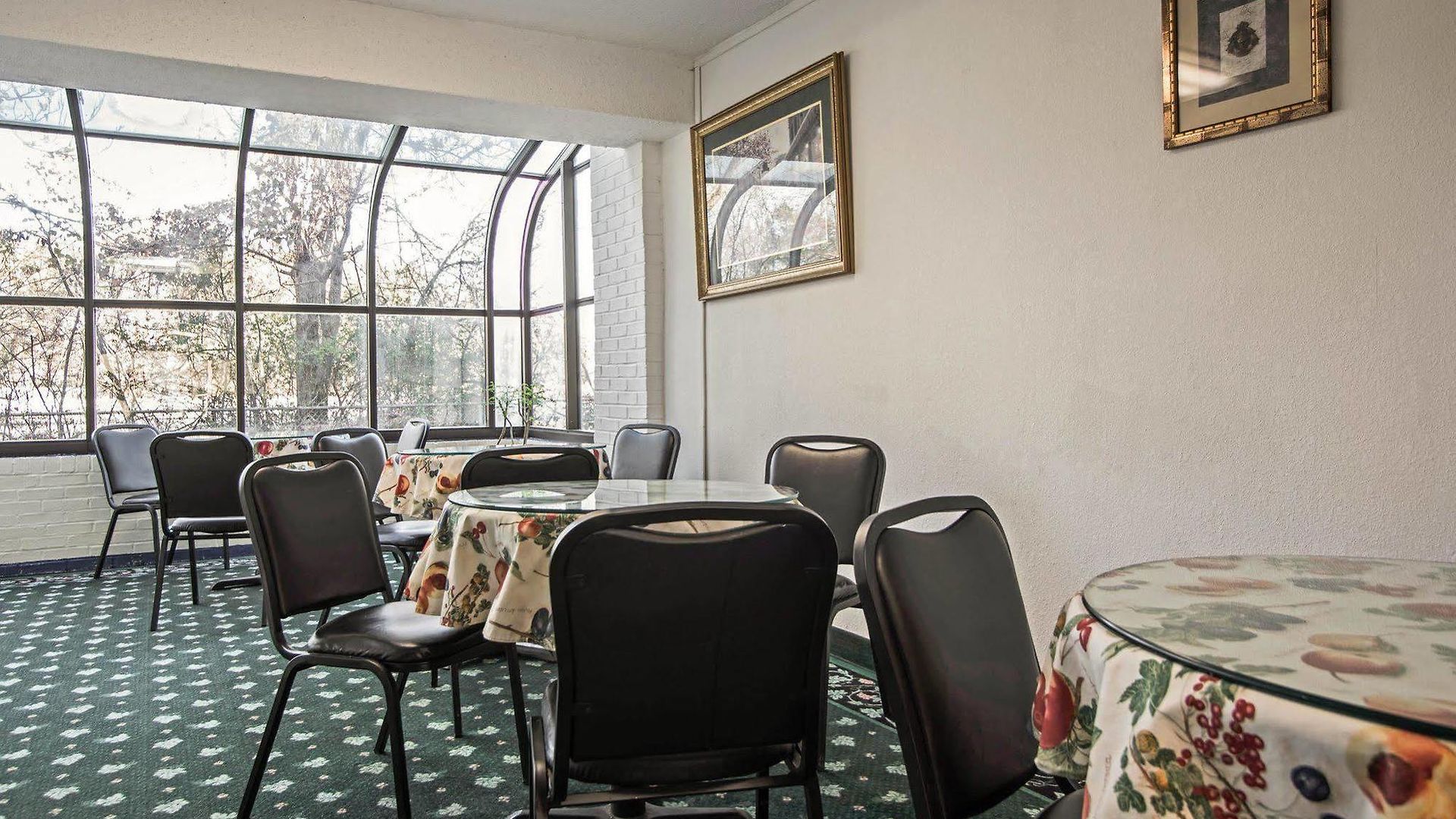 Hotel Quality Airport-near Uptown 2*