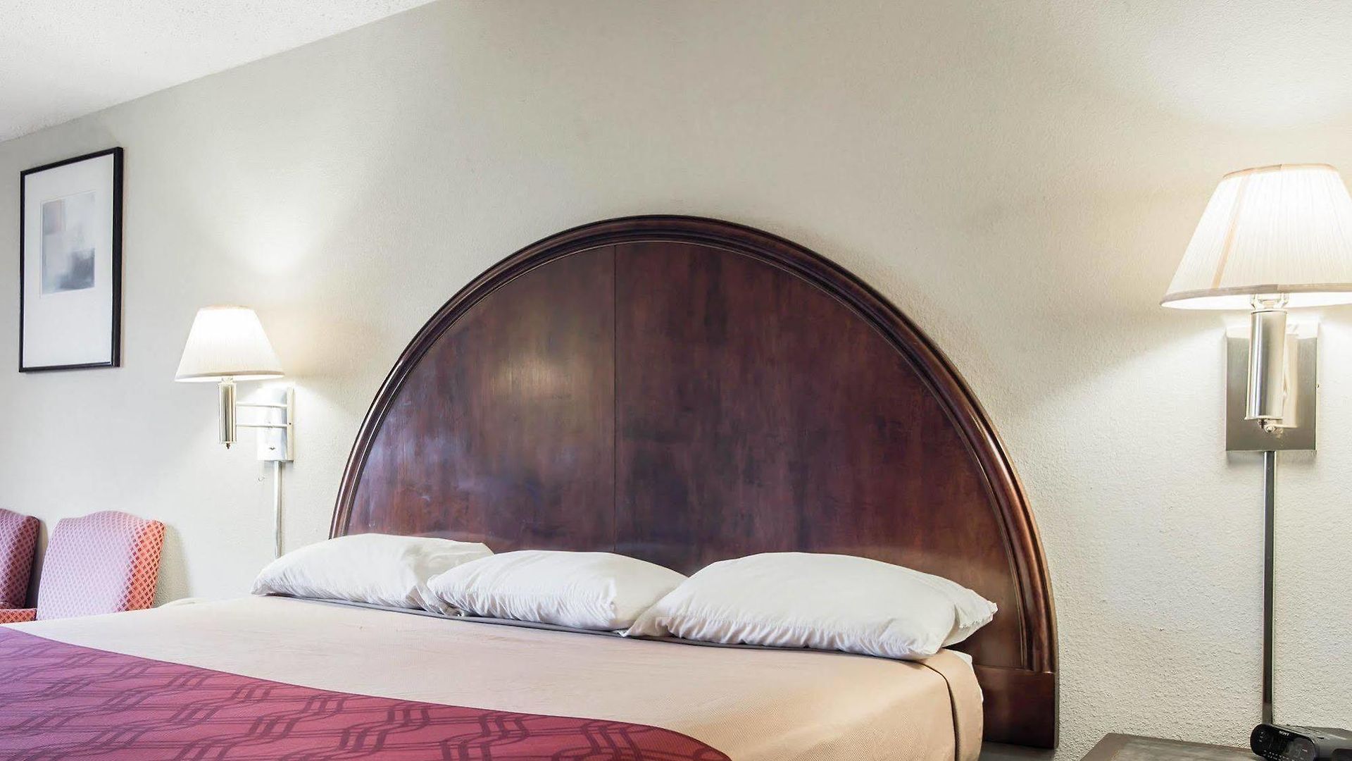 Hotel Quality Airport-near Uptown 2*