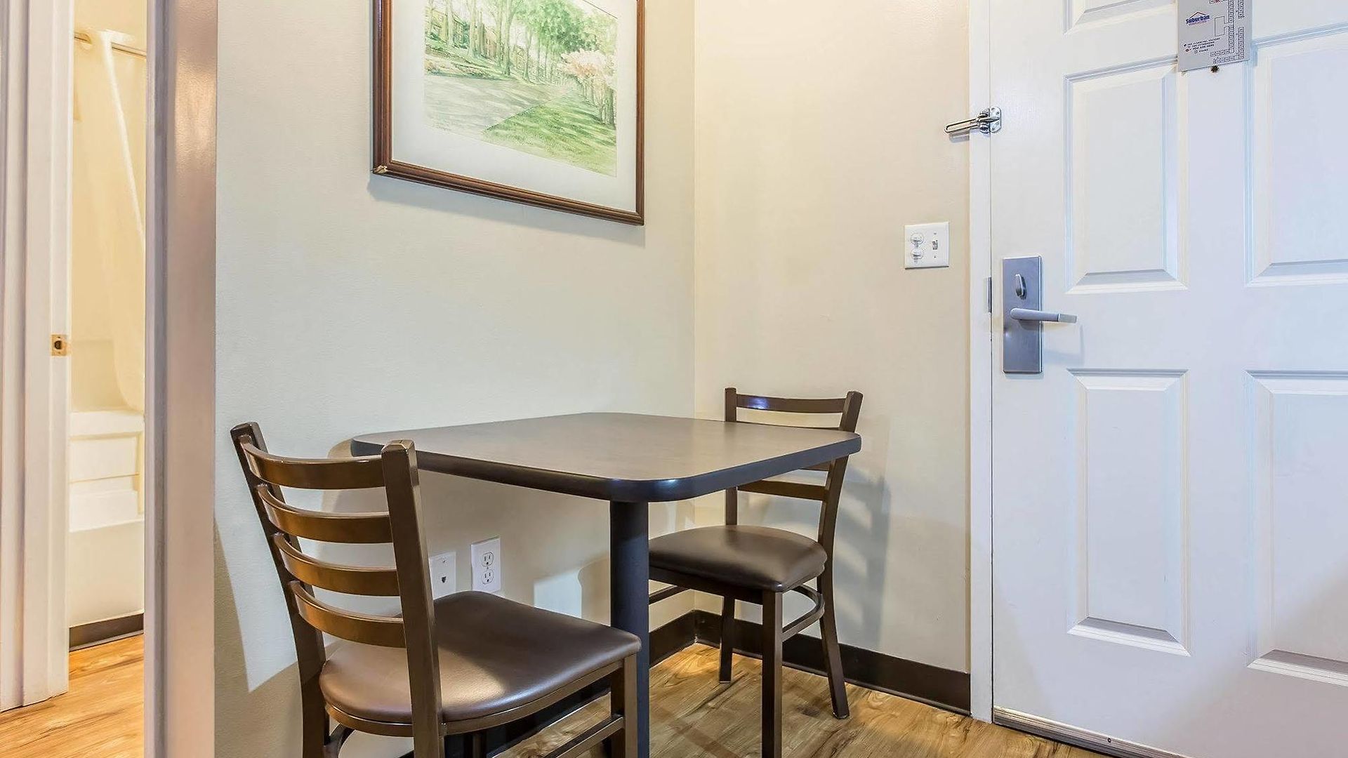 Suburban Near Of North Carolina-charlotte Hotel 4*