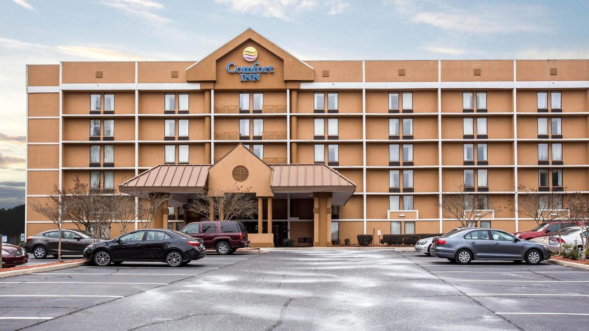Comfort Airport Uptown Inn