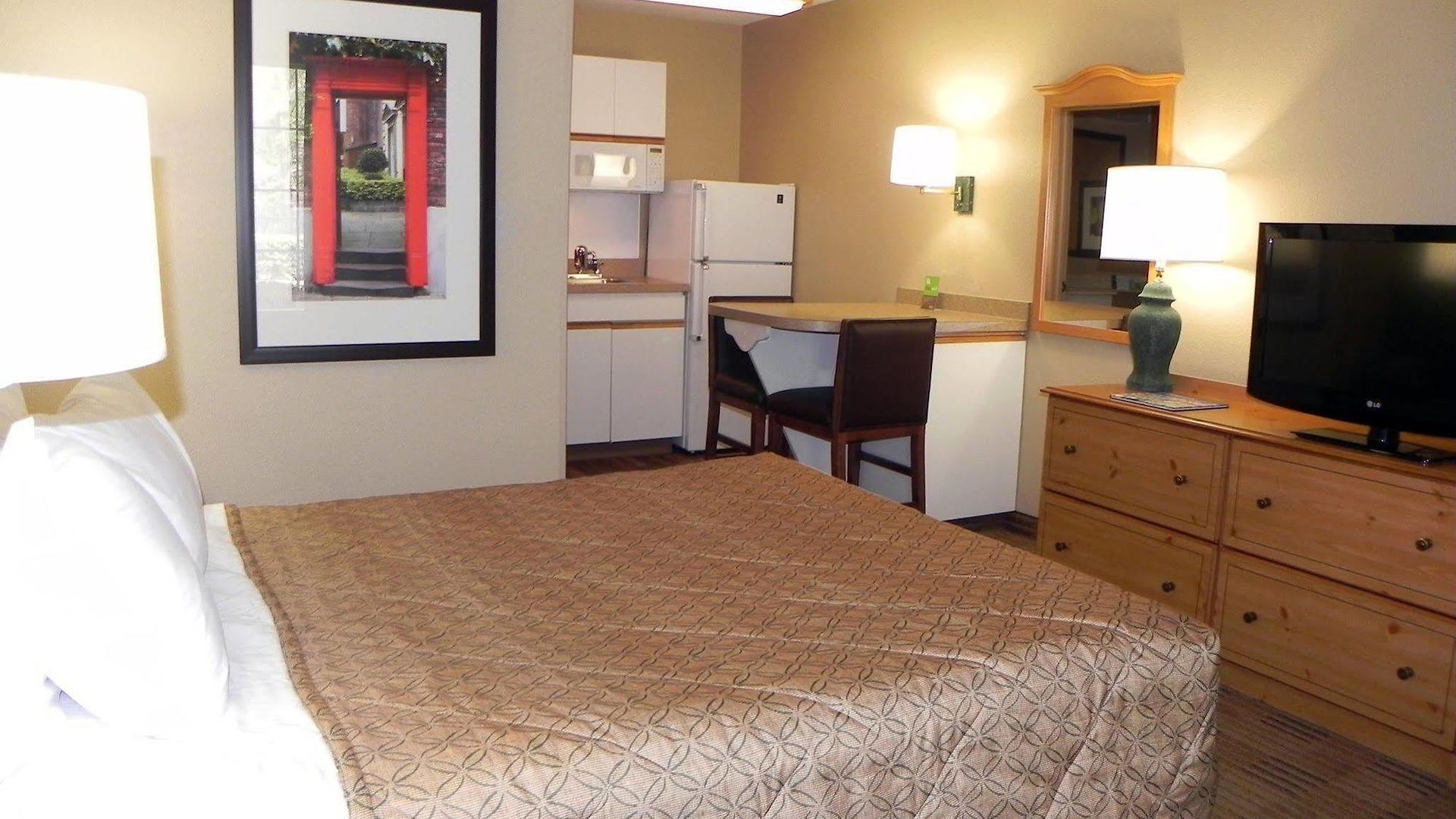 Extended America - - Airport Hotel