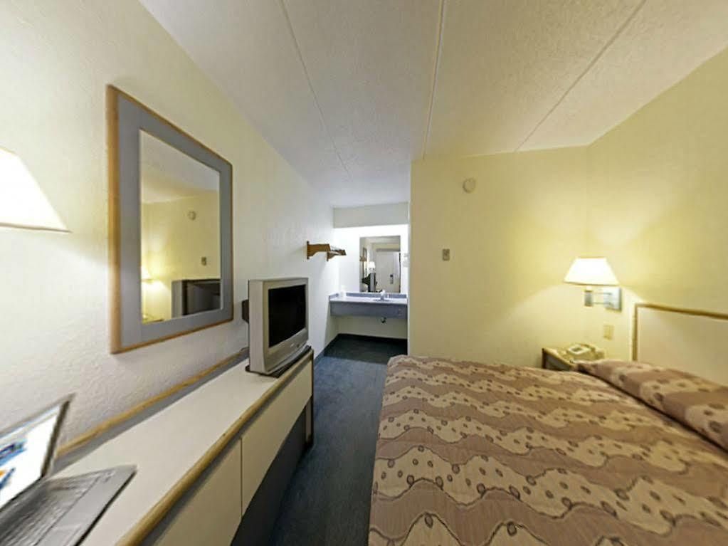 Days By Wyndham Charlotte