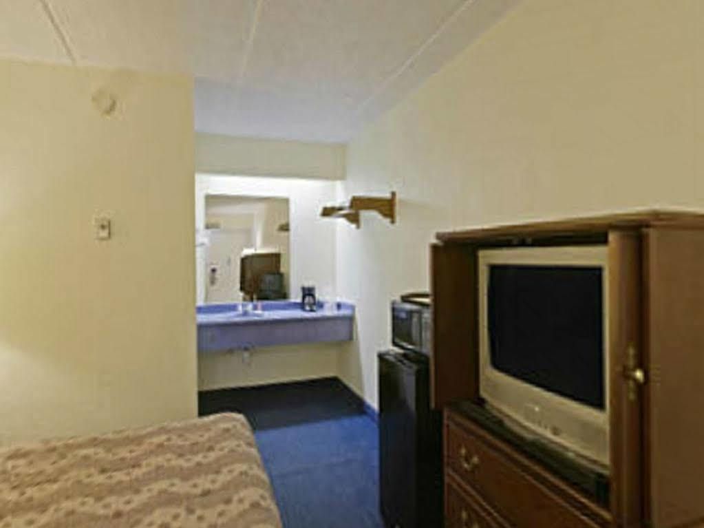 Days By Wyndham Charlotte