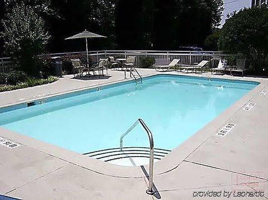 Motel & 4 Less Charlotte