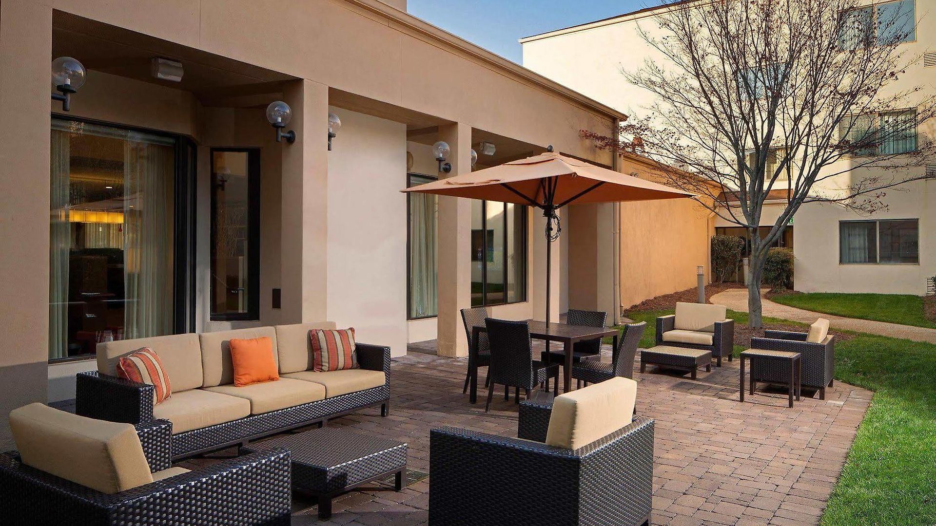 Courtyard Arrowood Charlotte