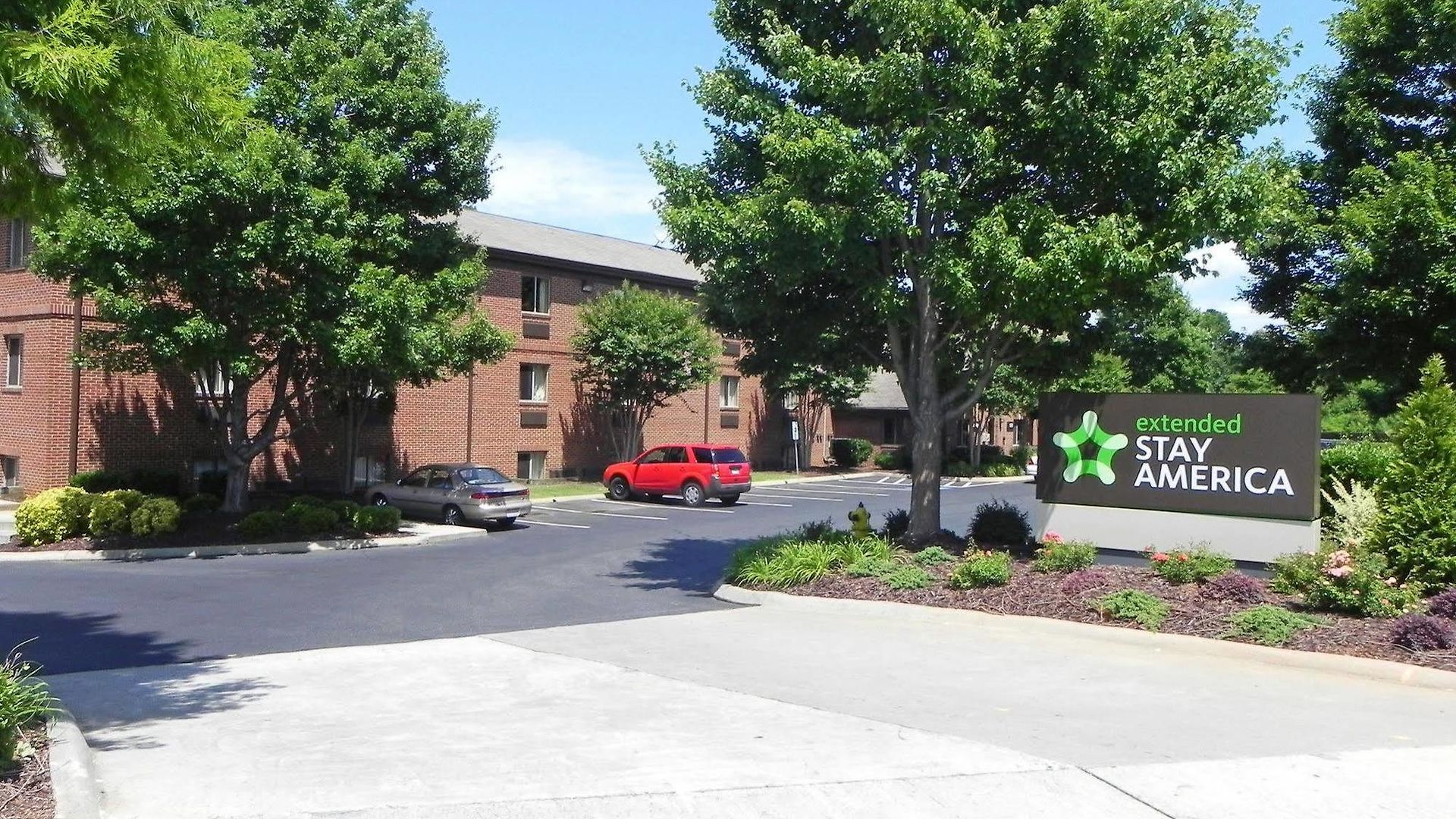 Extended America Select - - Place - E Mccullough Dr Charlotte