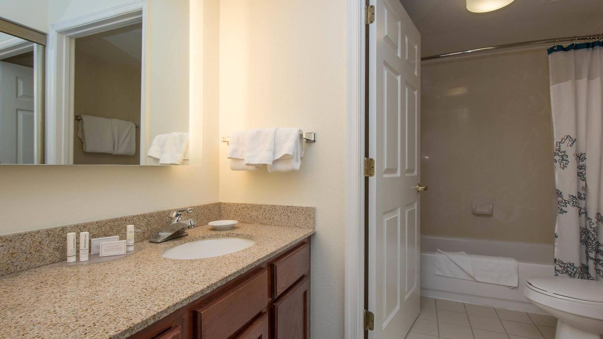 By Marriott Piper Glen 3*