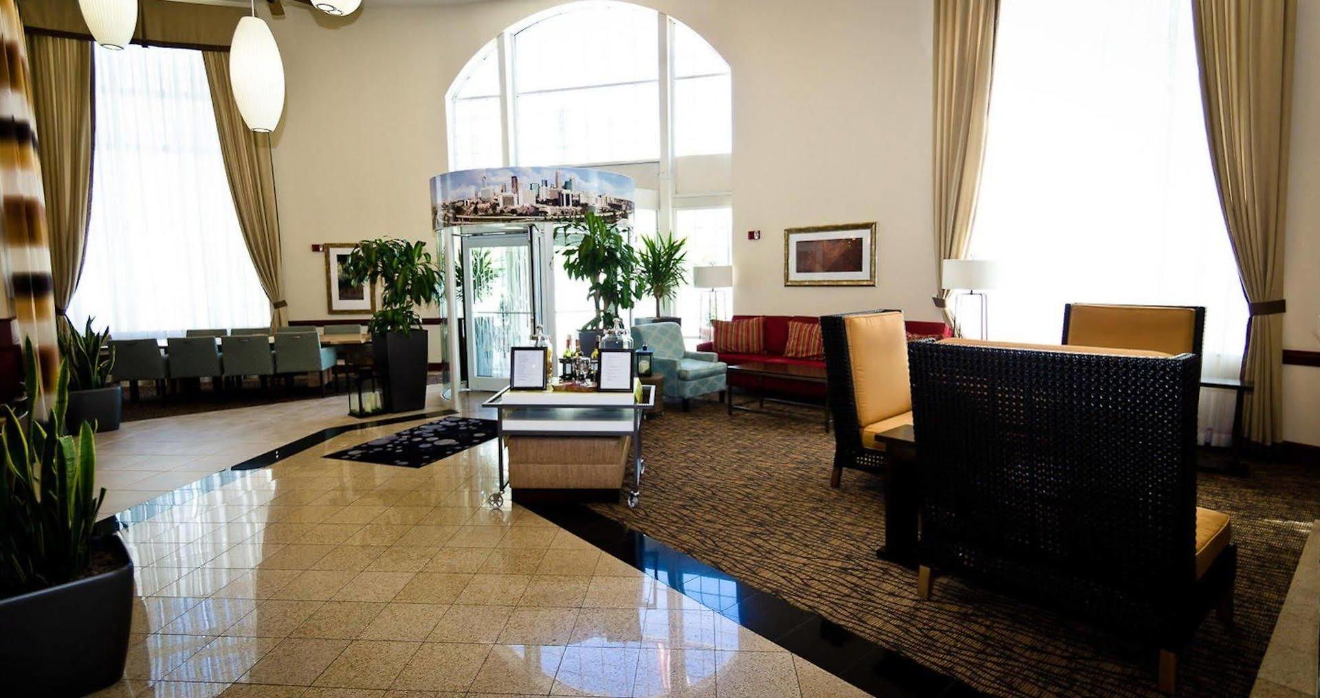 Hotel Hilton Garden Uptown 3*