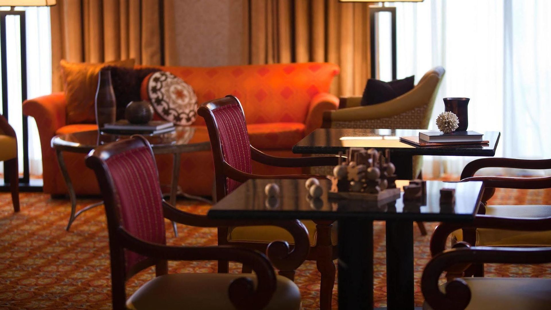 Hotel Hilton Airport 4*