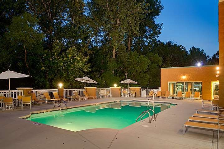 Hotel Hampton & Arrowood Rd Charlotte