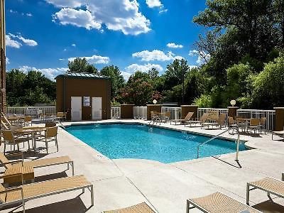 Hampton & Arrowood Rd Hotel Charlotte