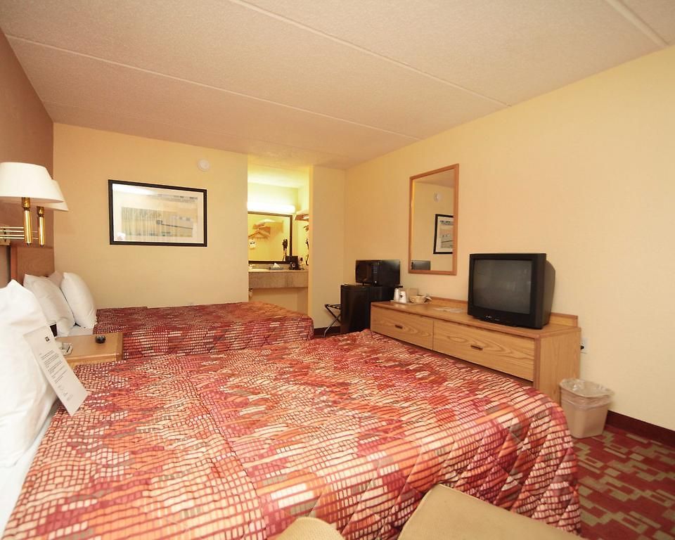 Rodeway North End Inn