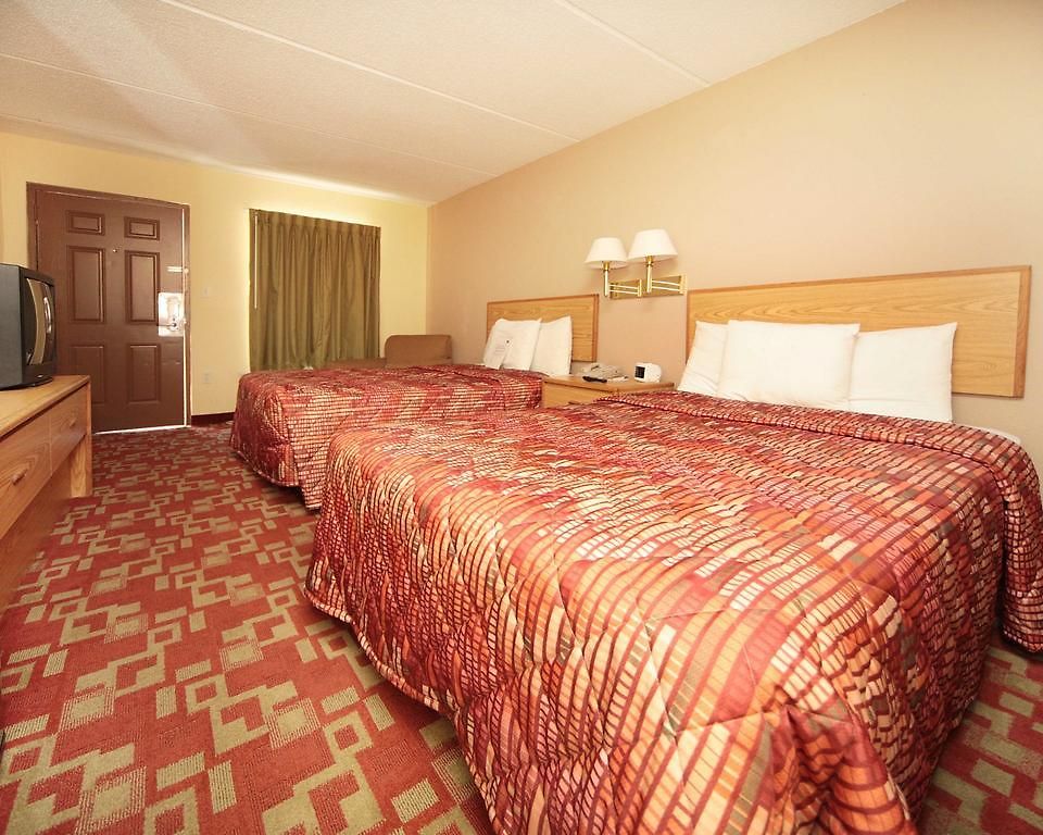 Inn Rodeway North End 2*