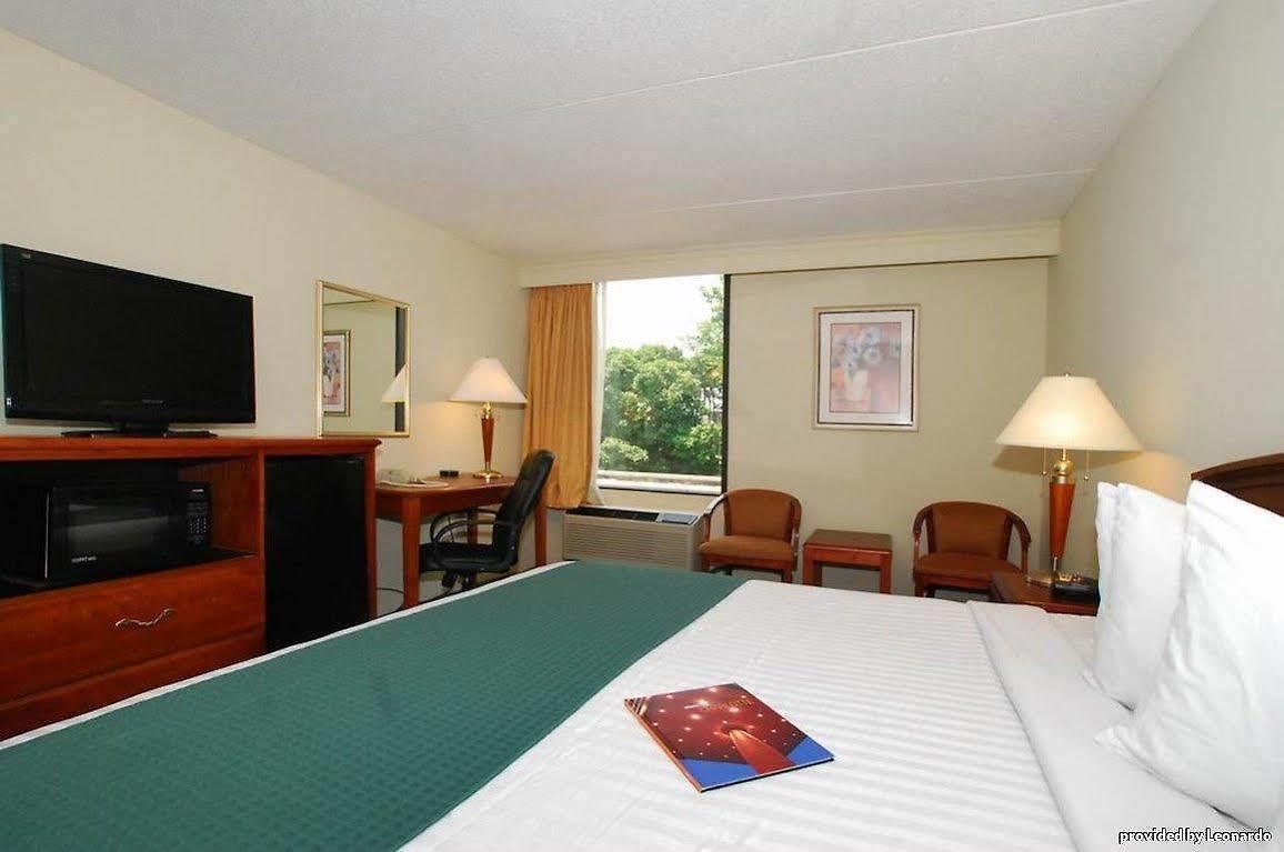Hotel Express By Marriott South End