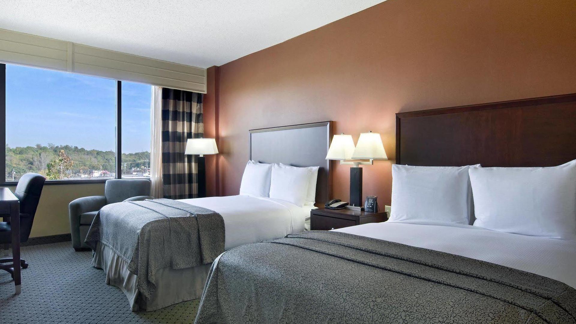 Doubletree By Hilton South Tyvola