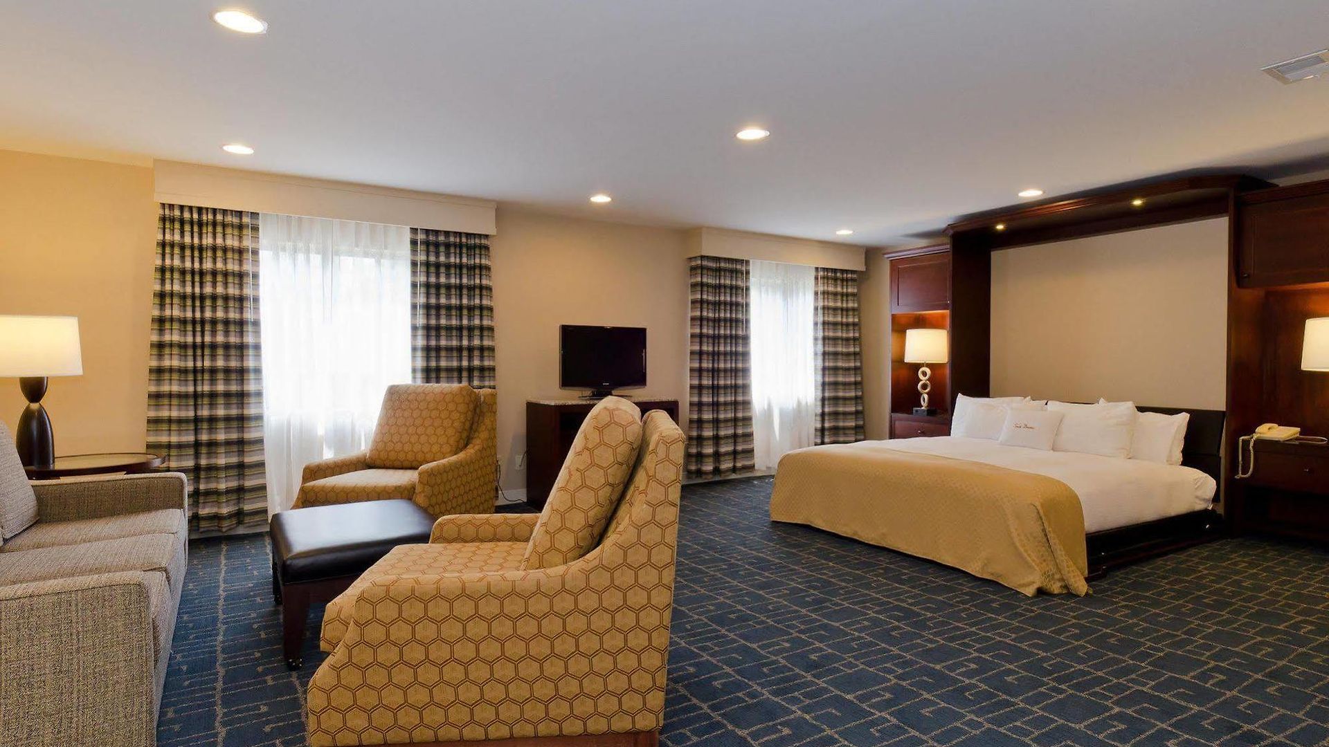 Doubletree By Hilton Charlotte/southpark