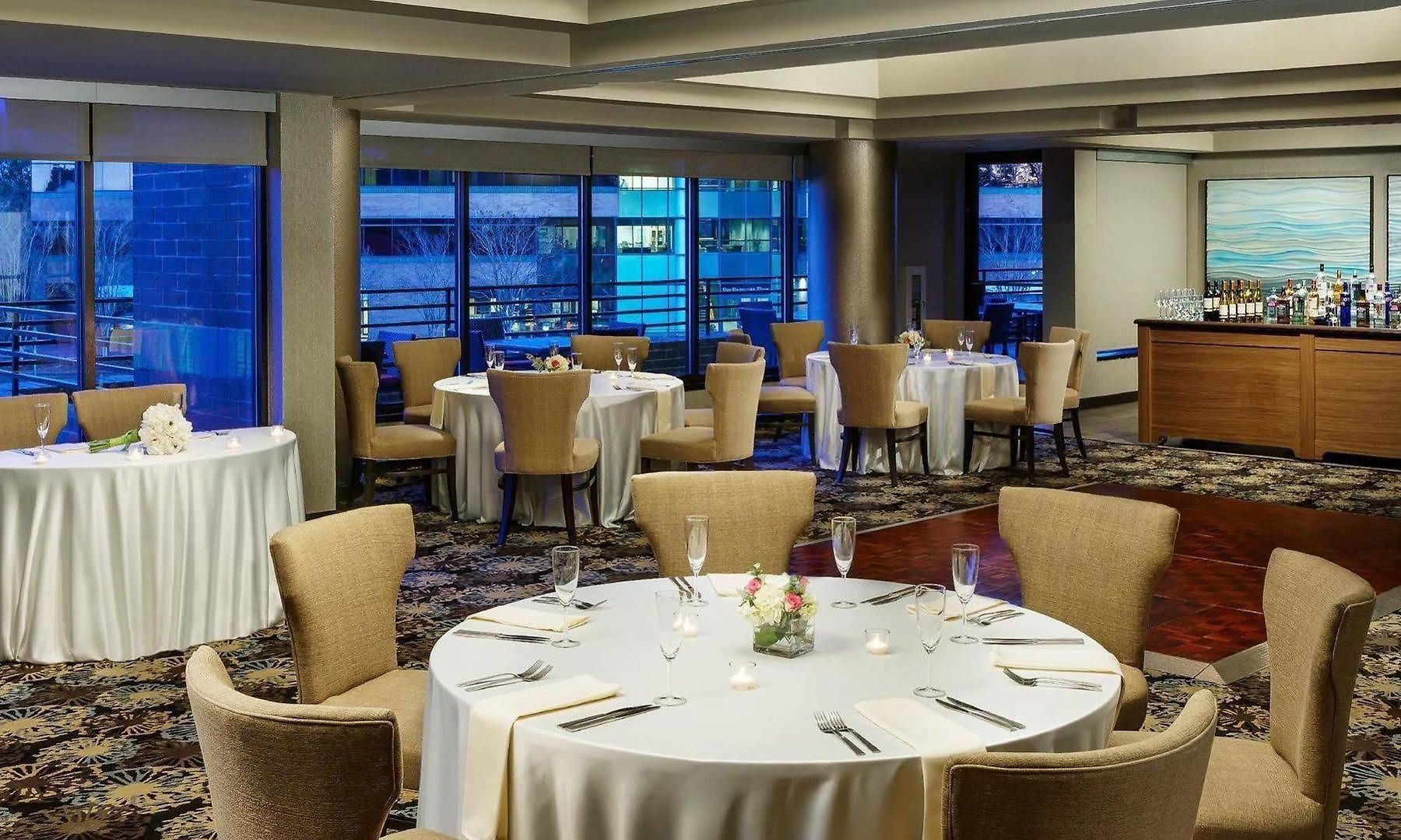 Hotel Hilton Place 3*
