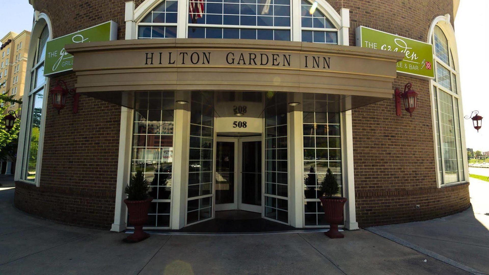 Hotel Courtyard Center