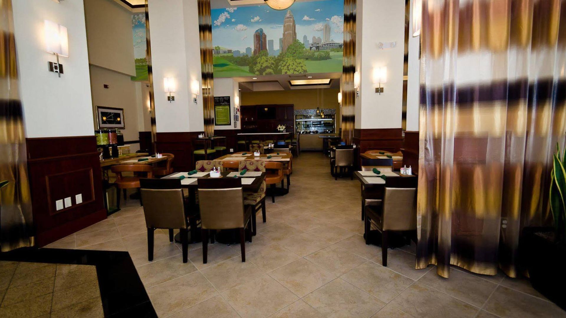 Courtyard Center Hotel