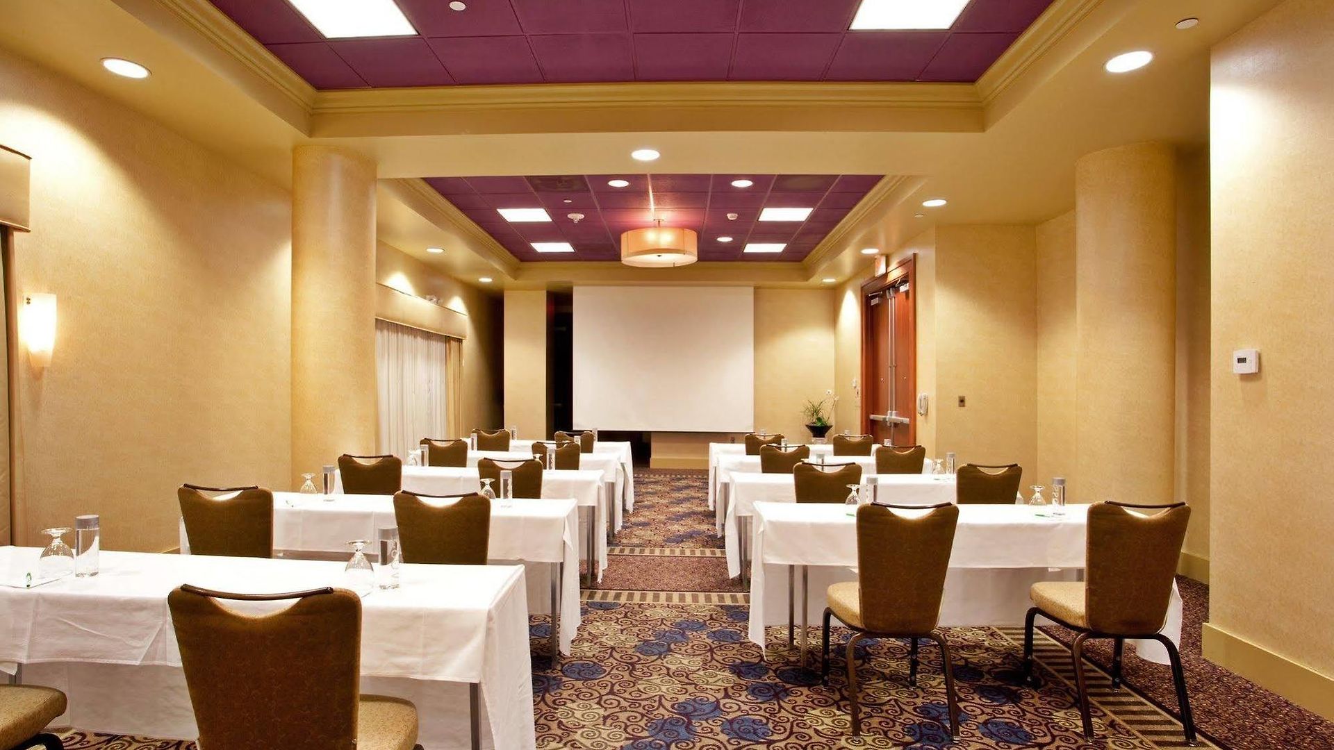 Doubletree By Hilton Center Charlotte