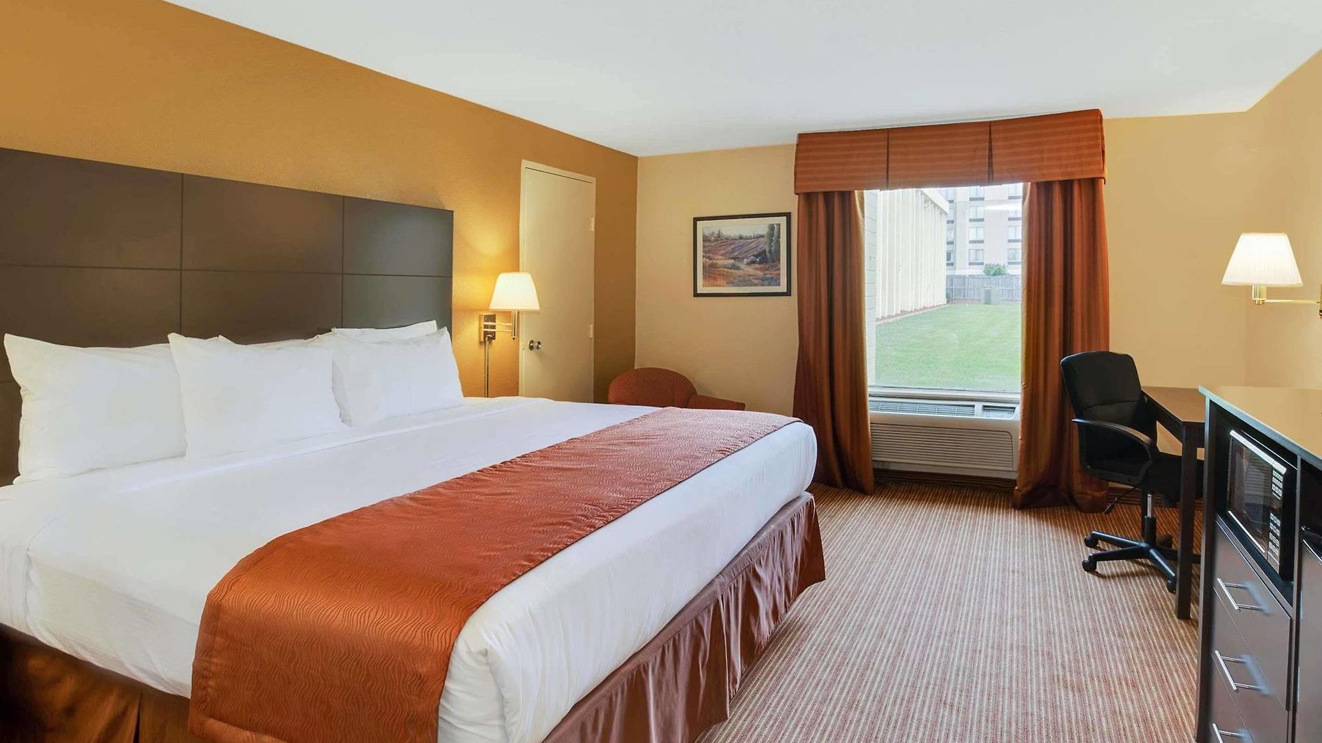 Baymont By Wyndham Charlotte-airport Coliseum Hotel 2*