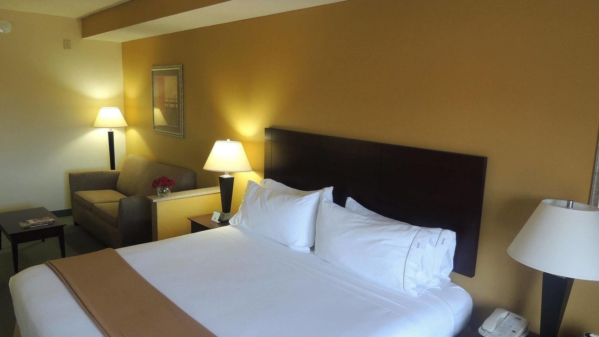 Express Arrowood By Ihg Charlotte