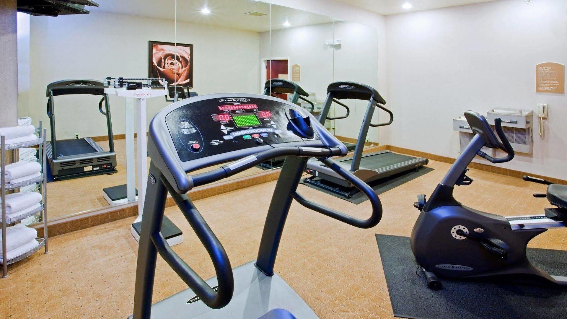 Hotel Express Arrowood By Ihg 2*