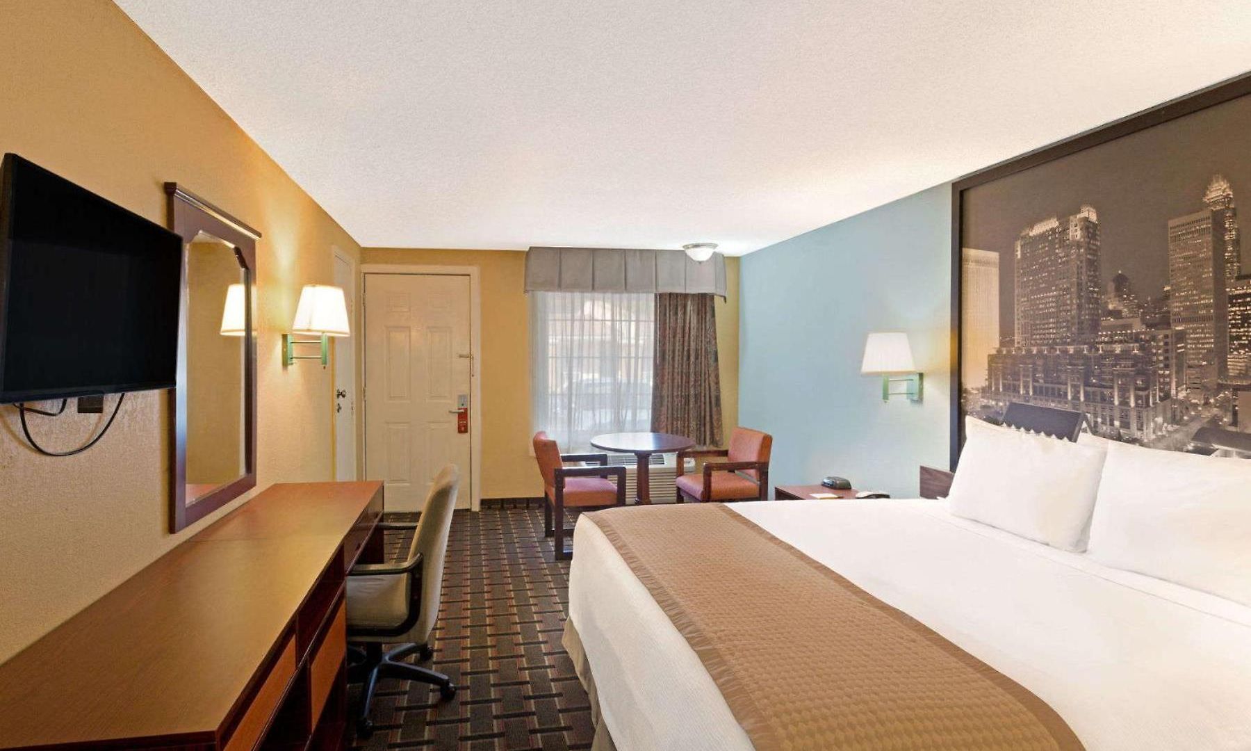 Rodeway Airport Area Inn