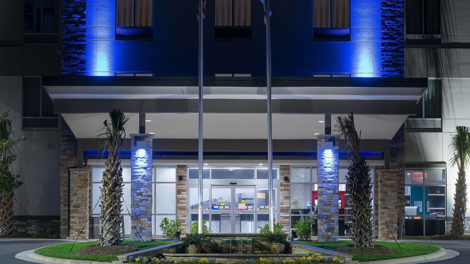 Express & - Airport By Ihg