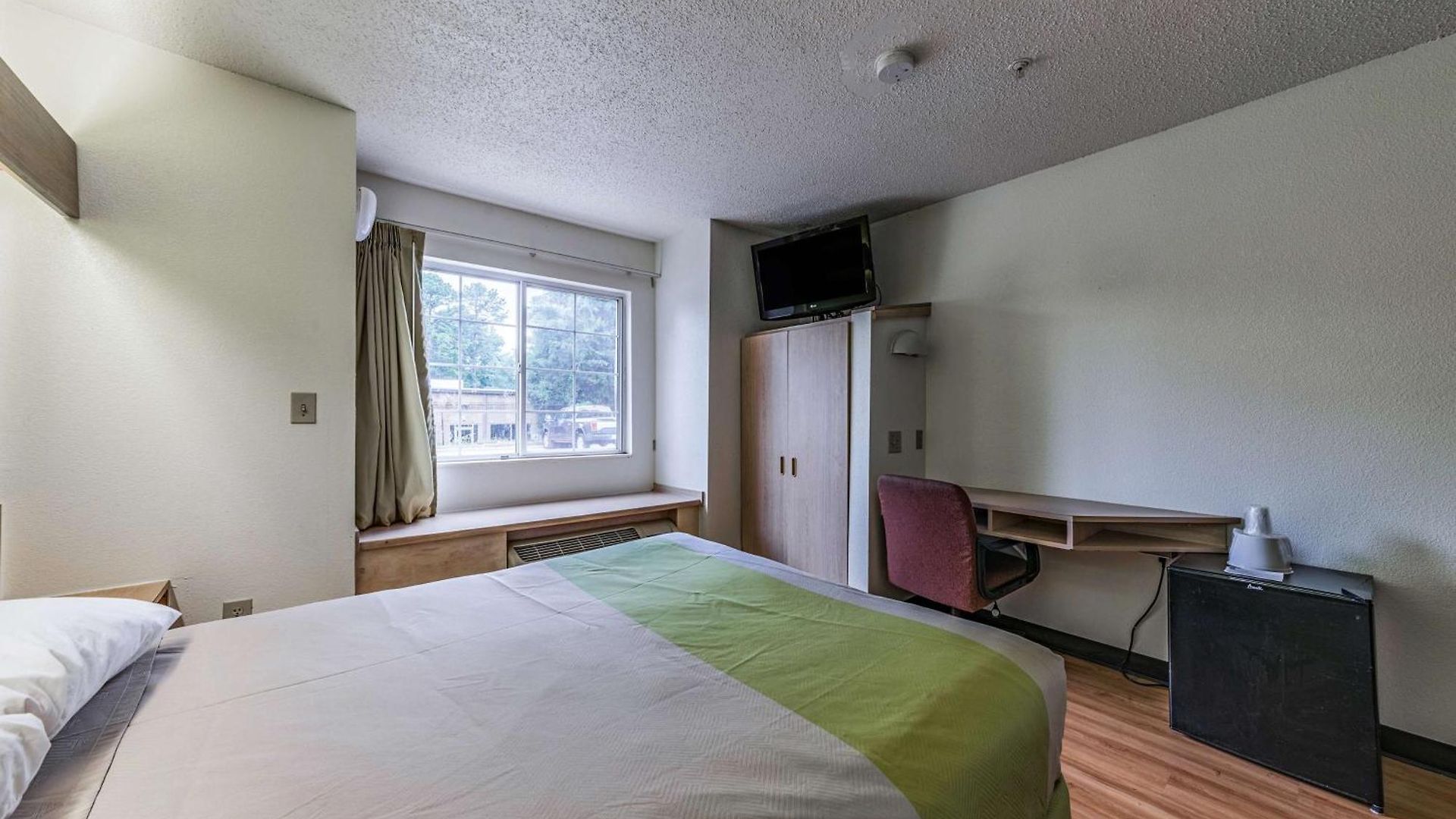 6-charlotte, Nc - 4*