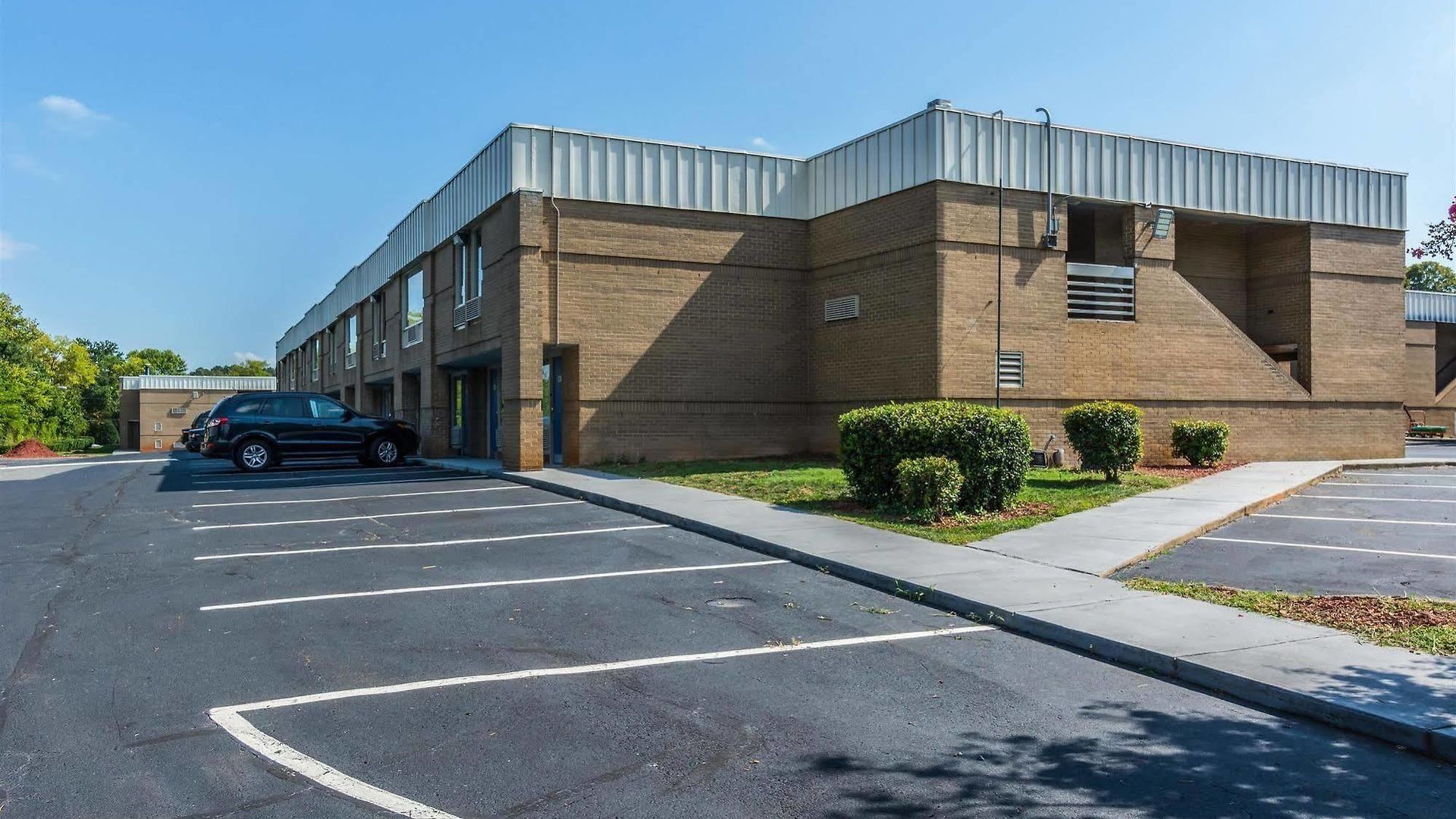 Econo Airport Near Billy Graham Parkway Hotel 2*